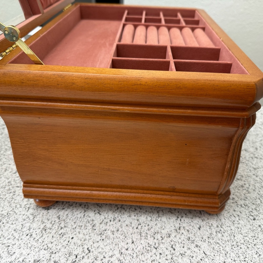 Elegant Wooden Jewelry Box with Mirror and Brass Accents - Picture 6 of 8